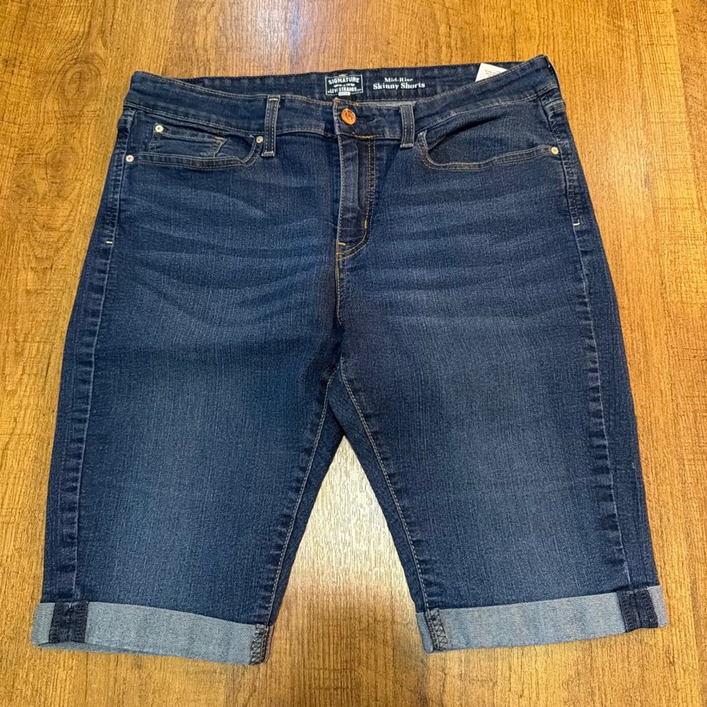 Signature by Levi Strauss Denim Shorts Womens 12 Blue Mid Rise Skinny Cuffed
